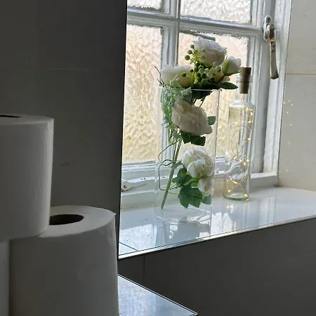 Apartment Cosy 2-bed Retreat In Hampstead London