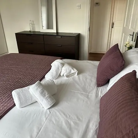 Cosy 2-bed Retreat In Hampstead * London