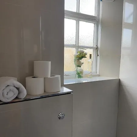 Cosy 2-bed Retreat In Hampstead *