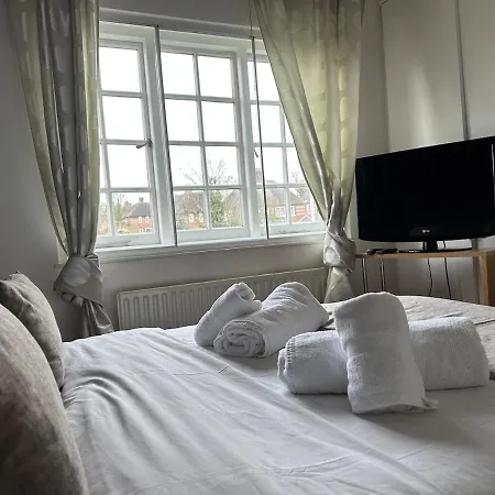 Cosy 2-bed Retreat In Hampstead * London