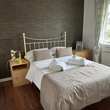 Cosy 2-bed Retreat In Hampstead Apartment *