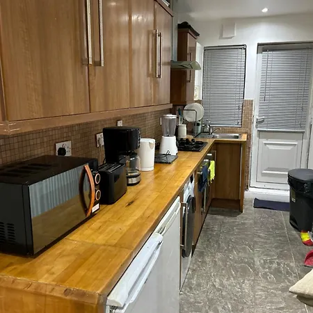 A Cosy Ground Floor Flat アパート
