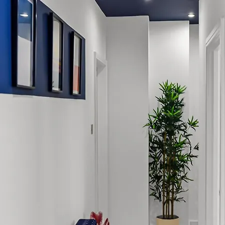 Bright And Spacious 2 Bed In Apartment