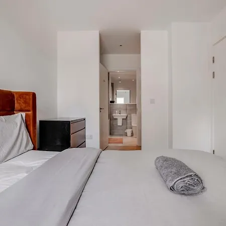 Modern, Spacious 2bed, 2bath In *