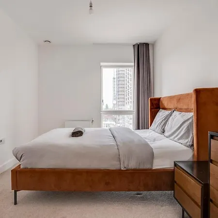 Modern, Spacious 2bed, 2bath In * Barking (Greater London)