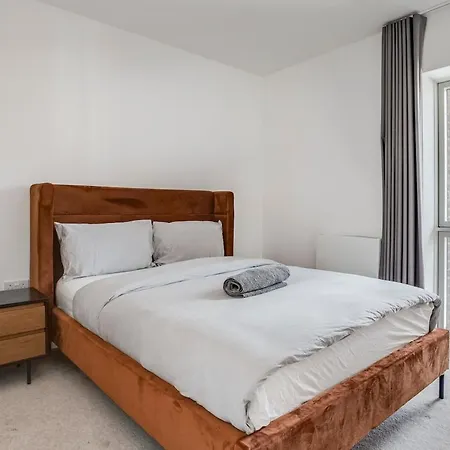 Modern, Spacious 2bed, 2bath In Appartement