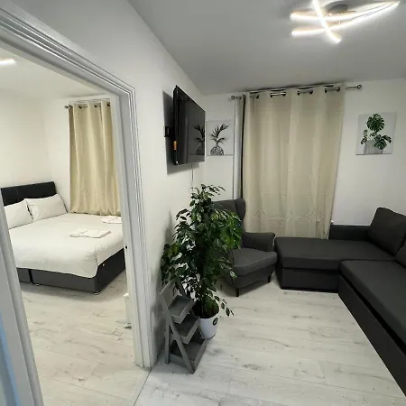 One Bedroom Flat 2nd Floor Victoria Apartment London
