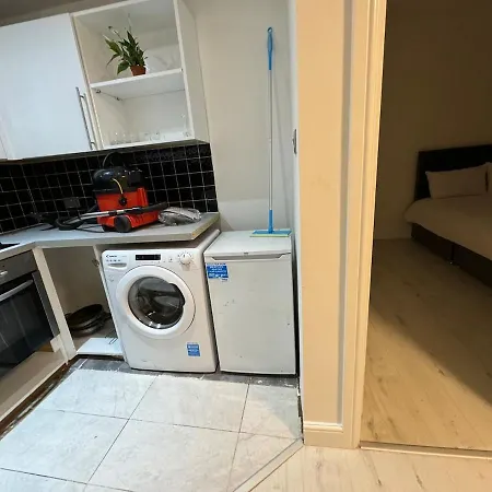 Apartment One Bedroom Flat 2nd Floor Victoria London