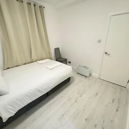 One Bedroom Flat 2nd Floor Victoria Apartment London