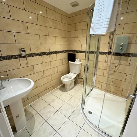 One Bedroom Flat 2nd Floor Victoria Apartment *