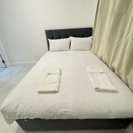 Apartment One Bedroom Flat 2nd Floor Victoria London
