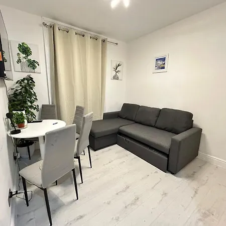 One Bedroom Flat Victoria Apartment *