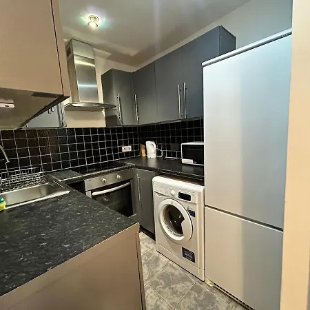 One Bedroom Flat Victoria Apartment London