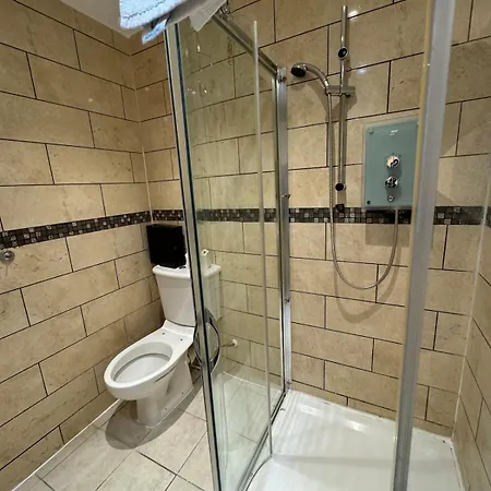 One Bedroom Flat 2nd Floor Victoria *