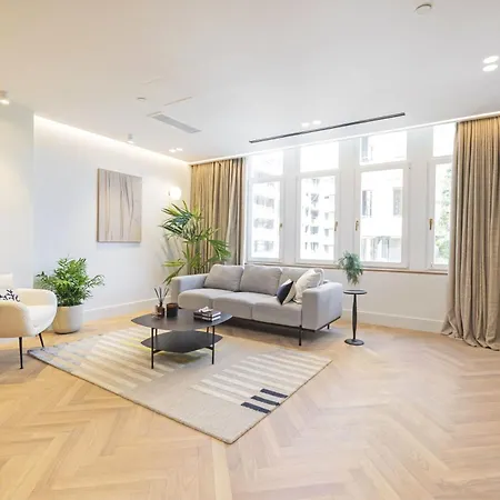 Luxury Residences In Covent Garden, Steps From The Piazza