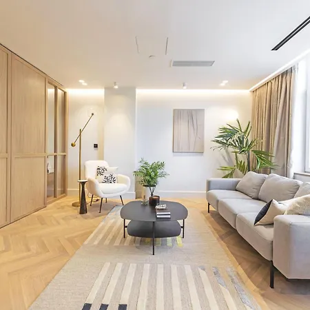 Luxury Residences In Covent Garden, Steps From The Piazza Apartment London