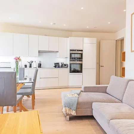 Waterloo - Modern & Spacious Near Waterloo Station Apartment London