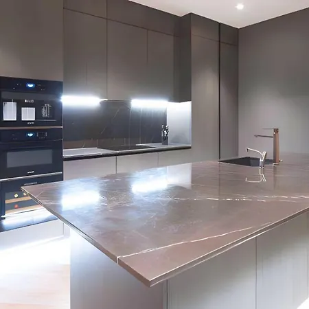 Soho Living - Stylish Duplex 2-bedroom In Vibrant Soho 公寓 *