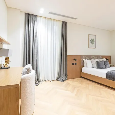 Luxury Residences In Covent Garden, Steps From The Piazza