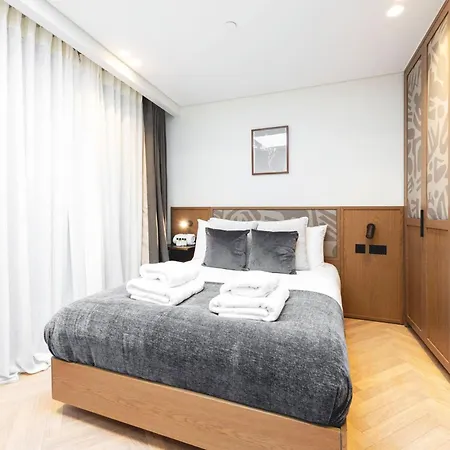 Luxury Residences In Covent Garden, Steps From The Piazza