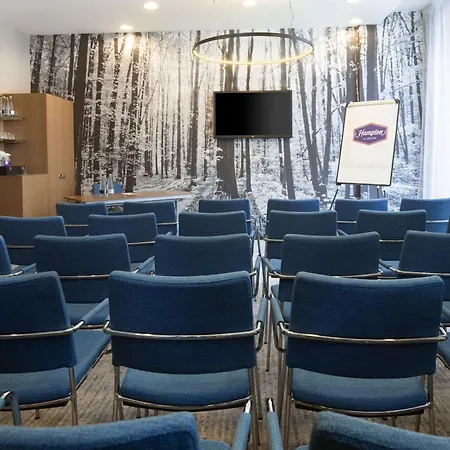 Hampton By Hilton Waterloo