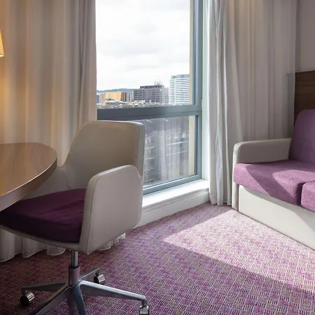 Hampton By Hilton Waterloo Otel 3*