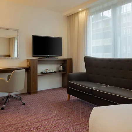 Hampton By Hilton Waterloo