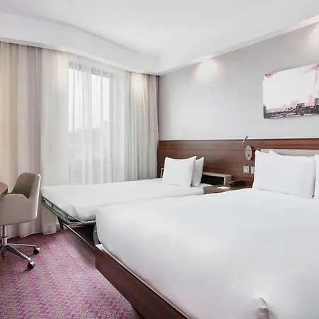 Hampton By Hilton Waterloo