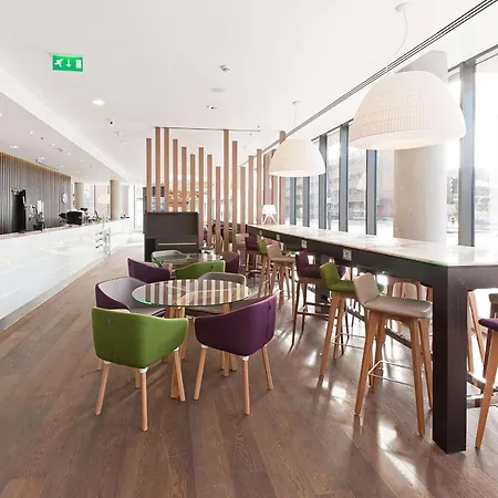 Hampton By Hilton Waterloo