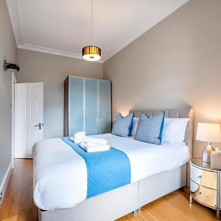 Hyde Park Apartment *