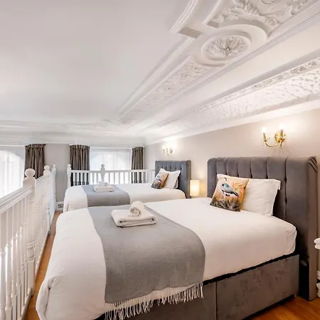 Hyde Park Apartment *