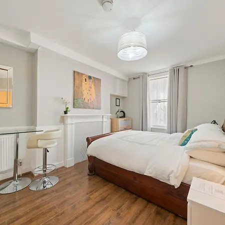 Central London Rooms Bed & Breakfast *