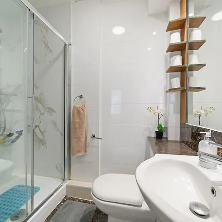 Central London Rooms Bed & Breakfast
