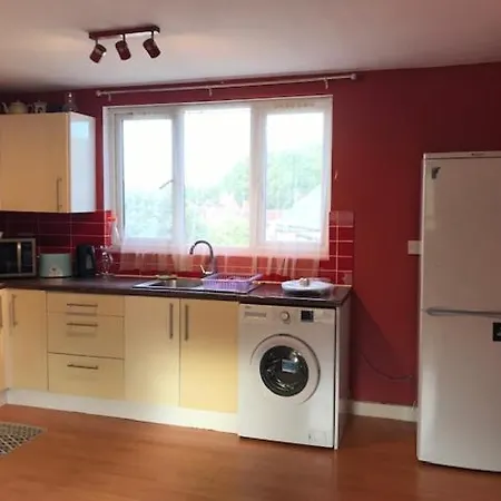 Apartment One Bed Flat In Near Syon Lane Station *
