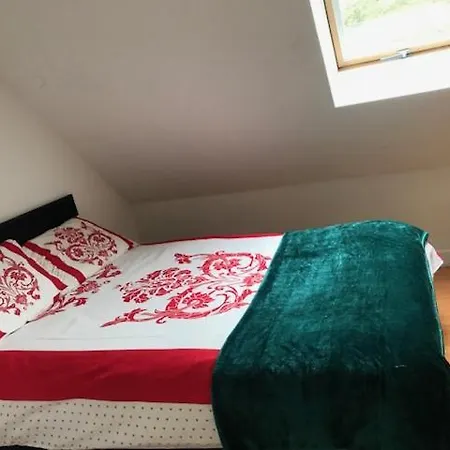 One Bed Flat In Near Syon Lane Station * Isleworth
