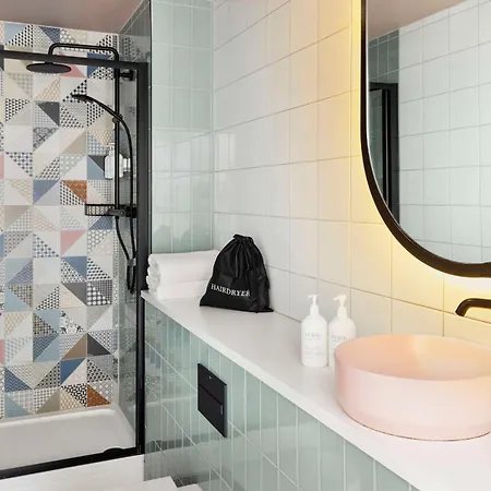 Spark By Hilton London Hotell