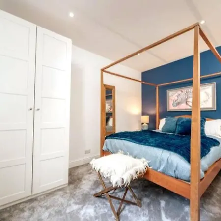 Niru Experience Royal Deluxe Apartment