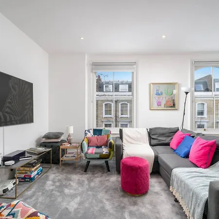 Apartment Niru Experience Royal Deluxe London