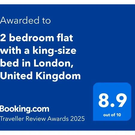 Elegant 2 Bedroom Hideaway In The Heart Of London - Sleeps 6 People- Has A King Bed- Parking Available! Instant Book! 20 Percent Off! Limited Time Deal! Apartment Barnet