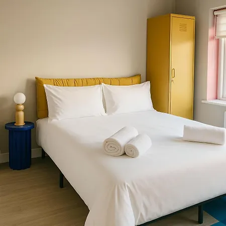 Bed & Breakfast Zozy Clitterhouse London