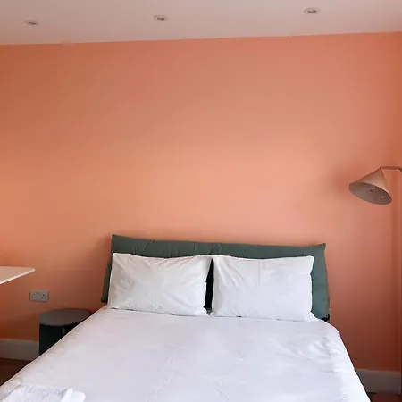 Zozy Clitterhouse Bed & Breakfast *