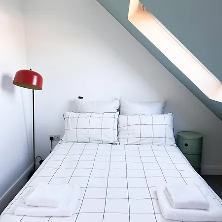 Zozy Clitterhouse Bed & Breakfast