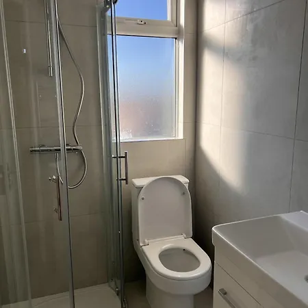 Zozy Clitterhouse Bed & Breakfast London