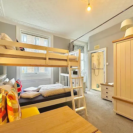 Guest house Edgware