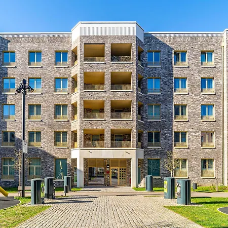 Luxury Barking Near Airport - With Gym And Free Parking Sleeps 8 Thamesmead (Greater London)