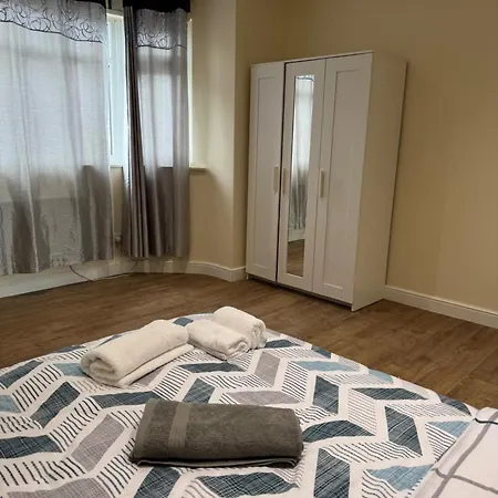 Beautiful 2 Bed Escape