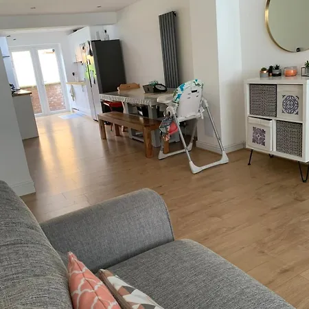 Holiday home A Beautiful 4 Bedrooms House Near Wembley Stadium