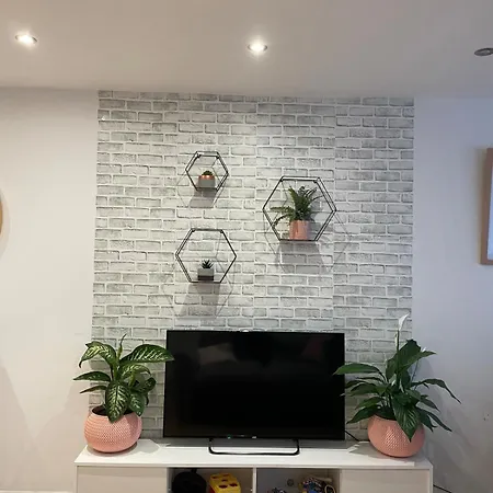 A Beautiful 4 Bedrooms House Near Wembley Stadium The Hyde