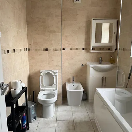 Beautiful 2 Bed Escape Apartment