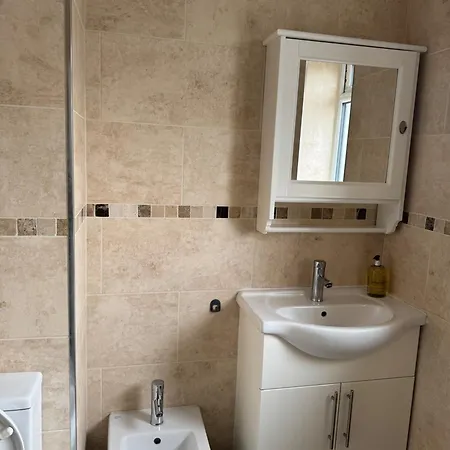 Beautiful 2 Bed Escape * London